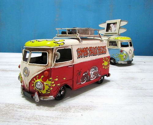 Hippie pink camper - vw,