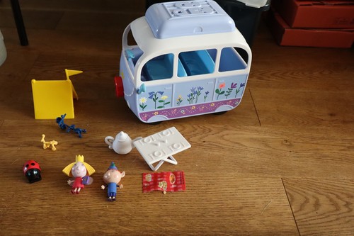 Ben hollys little kingdom - &,